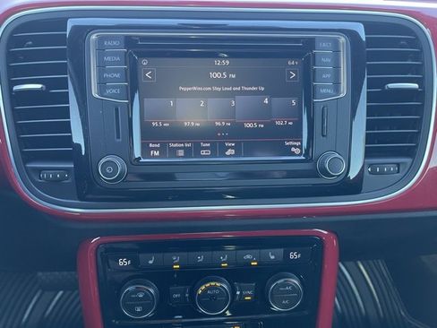 Used 2019 Volkswagen Beetle 2.0T SE image 22