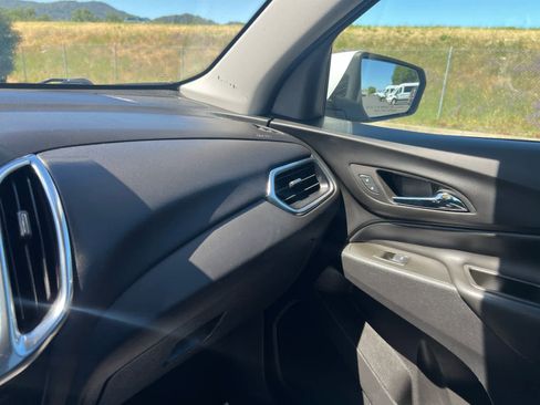 Used 2024 Chevrolet Equinox LT AWD/4WD image 23