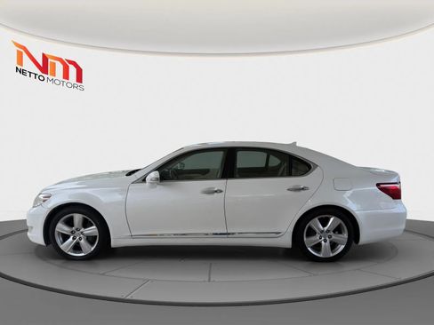 Used 2012 Lexus LS 460 w/ Comfort Pkg RWD image 2