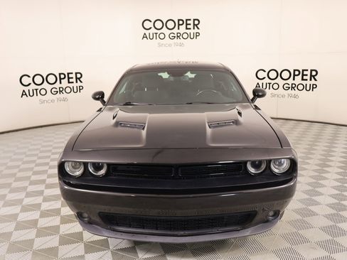 Used 2022 Dodge Challenger SXT w/ Blacktop Package image 9