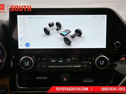 Used 2023 Toyota Highlander Platinum AWD/4WD image 18