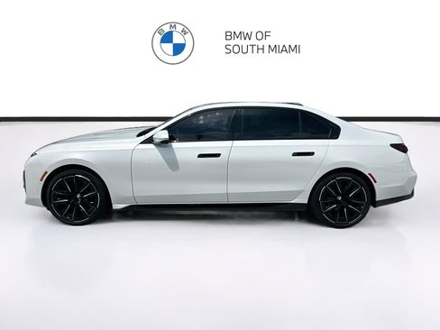 Certified 2024 BMW 760i xDrive w/ Premium Package 2 AWD/4WD image 4