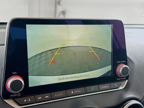 Used 2018 Chevrolet Equinox LT image 22