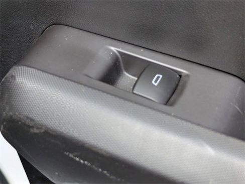 Used 2023 Chevrolet Colorado LT w/ LT Convenience Package II image 32