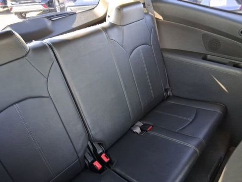 Used 2017 Chevrolet Traverse LT image 11