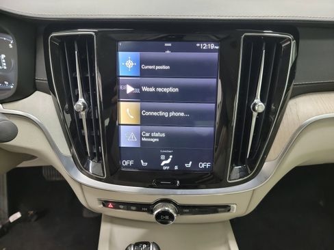 Used 2019 Volvo S60 T5 Inscription image 21