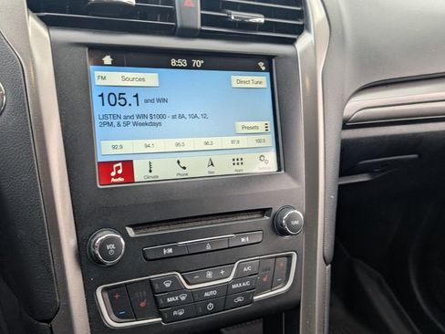 Used 2018 Ford Fusion SE w/ Fusion SE Technology Package image 21