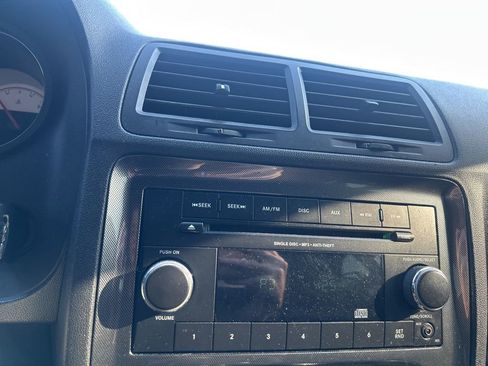 Used 2014 Dodge Challenger SXT image 25