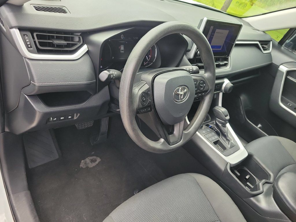 Certified 2024 Toyota RAV4 LE AWD/4WD image 7