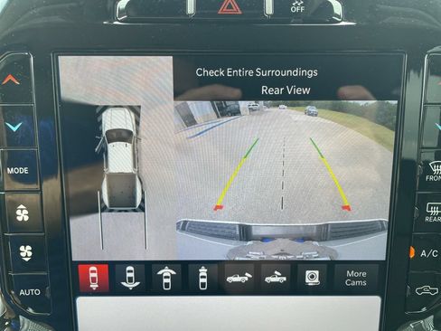 Used 2024 RAM 3500 Laramie w/ Towing Technology Group AWD/4WD image 32