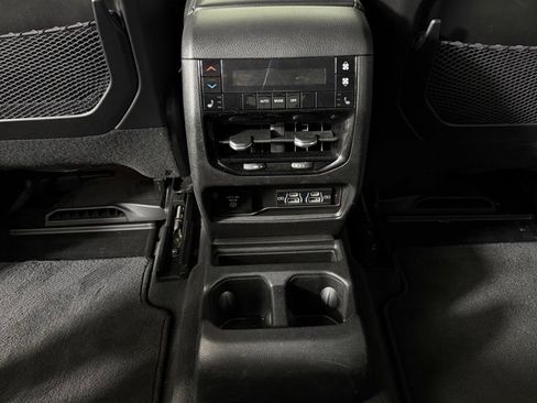 Used 2023 Jeep Grand Cherokee L Limited w/ Black Appearance Package AWD/4WD image 31