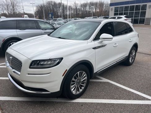 Used 2022 Lincoln Nautilus Reserve image 2