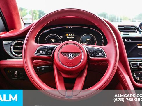 Used 2023 Bentley Bentayga image 27