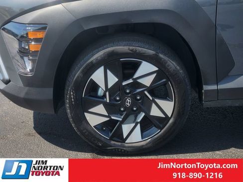 Used 2025 Hyundai Kona SEL AWD/4WD image 12