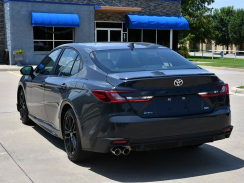 Used 2026 Toyota Camry SE FWD image 4