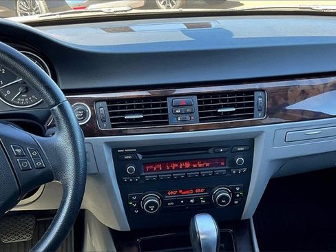 Used 2011 BMW 328i Wagon image 6