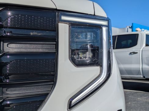 Used 2024 GMC Sierra 1500 Elevation image 29