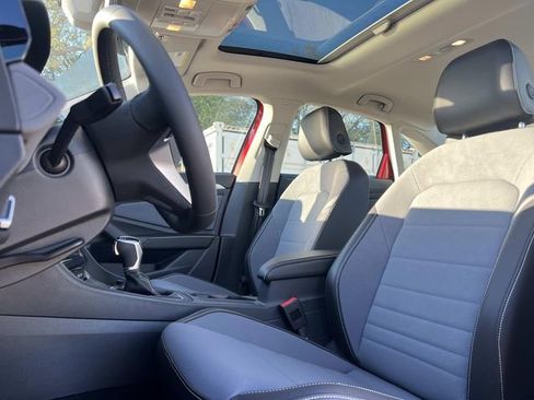 New 2026 Volkswagen Jetta SE FWD image 11