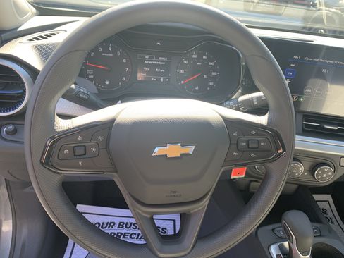 New 2026 Chevrolet Trax LS w/ LS Convenience Package FWD image 11