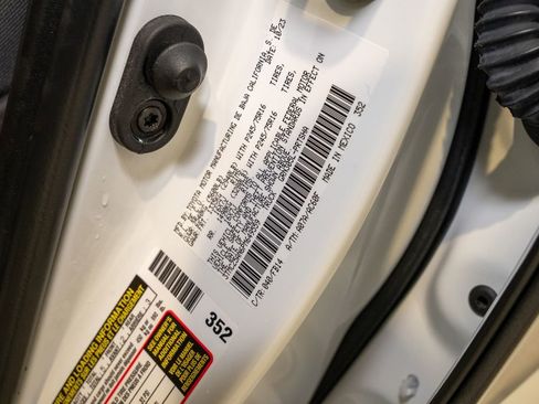 Used 2023 Toyota Tacoma SR image 19