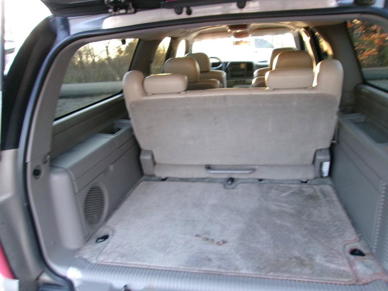 Used 2001 Chevrolet Suburban LT w/ LT Preferred Equipment Group RWD image 23