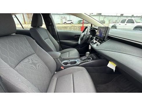 Used 2024 Toyota Corolla LE FWD image 32