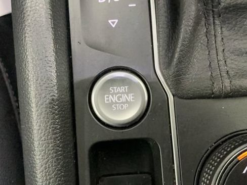 Used 2020 Volkswagen Atlas Cross Sport SEL R-Line AWD/4WD image 23
