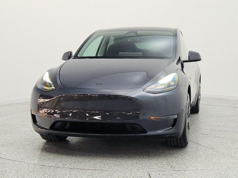 Used 2024 Tesla Model Y Long Range RWD image 2