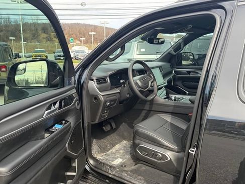 New 2026 Jeep Grand Wagoneer L Limited w/ Rear Seat Video Group I AWD/4WD image 15