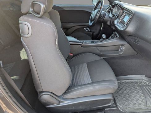 Used 2022 Dodge Challenger GT RWD image 34