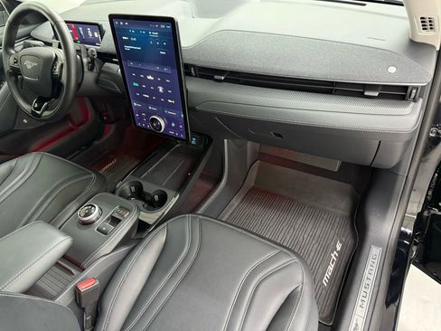 Used 2021 Ford Mustang Mach-E Premium image 17