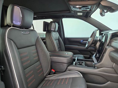 Used 2026 GMC Yukon AT4 Ultimate w/ LPO, Floor Liner Package AWD/4WD image 31