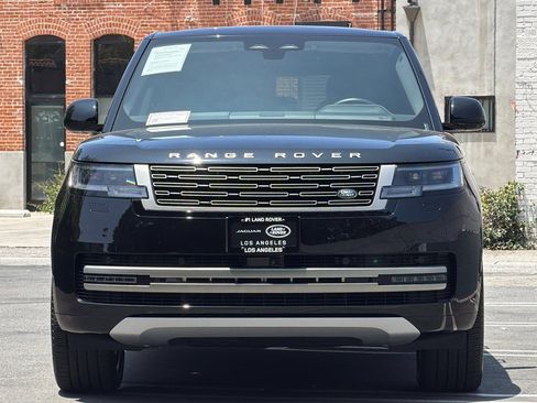 Used 2025 Land Rover Range Rover SE AWD/4WD image 6