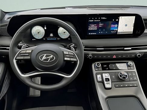 Used 2025 Hyundai Palisade Calligraphy image 17
