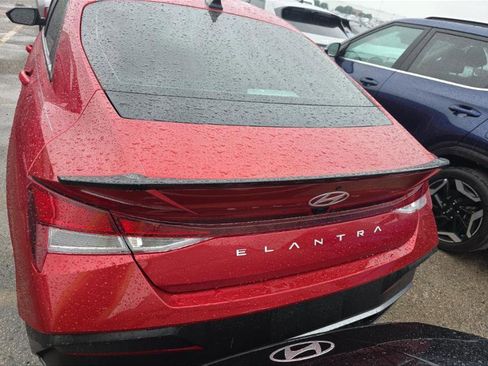 Used 2025 Hyundai Elantra Sport FWD image 10