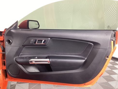 Used 2015 Ford Mustang Coupe image 29