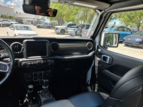 Used 2021 Jeep Wrangler Unlimited Sahara AWD/4WD image 11