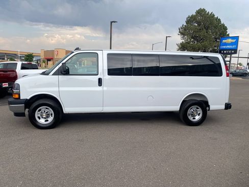 Used 2025 Chevrolet Express 3500 LT w/ LT Preferred Equipment Group RWD image 2
