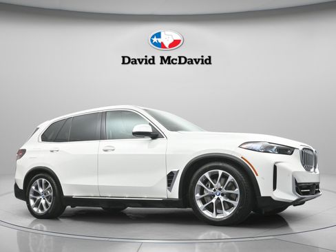 Used 2025 BMW X5 xDrive50e AWD/4WD image 27