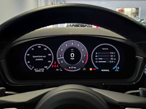 Used 2024 Porsche Cayenne S image 28