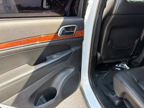 Used 2013 Jeep Grand Cherokee Limited RWD image 22