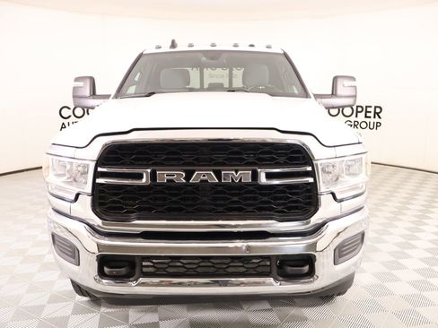 Used 2024 RAM 2500 Tradesman w/ Chrome Appearance Group AWD/4WD image 8