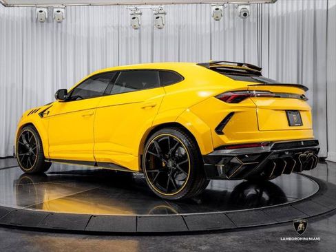 Used 2019 Lamborghini Urus AWD/4WD image 17