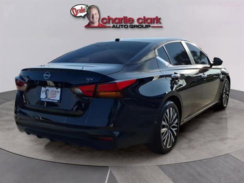 Used 2024 Nissan Altima 2.5 SV image 5