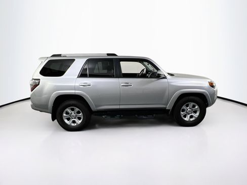 Used 2022 Toyota 4Runner SR5 RWD image 4