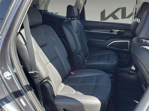 Used 2023 Kia Telluride EX w/ EX Captain's Chair Package AWD/4WD image 29