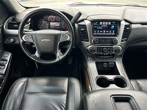 Used 2019 Chevrolet Suburban LT image 14