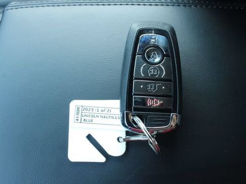 Used 2023 Lincoln Nautilus AWD w/ Premium Package image 28