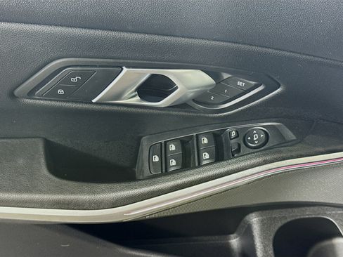 Used 2025 BMW 330i Sedan w/ M Sport Package image 24