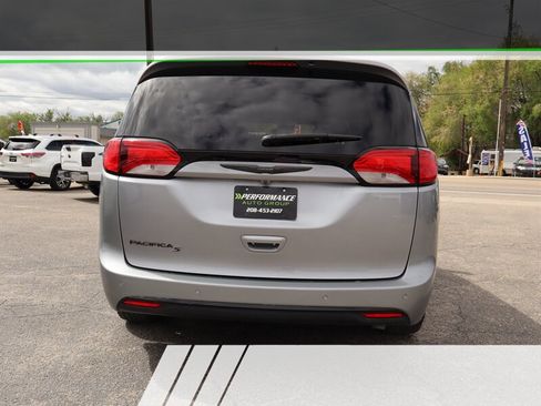 Used 2019 Chrysler Pacifica Touring Plus w/ Advanced Safetytec Group FWD image 5